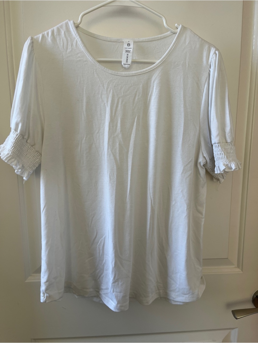 Women’s White Short Sleeve Smocked Cuff Tee